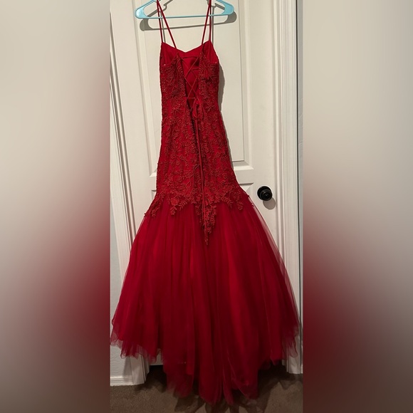 Camille La Vie Beaded Embroidered
Strappy Back Lace-Up Tulle Mermaid Dress B2 - Picture 6 of 8